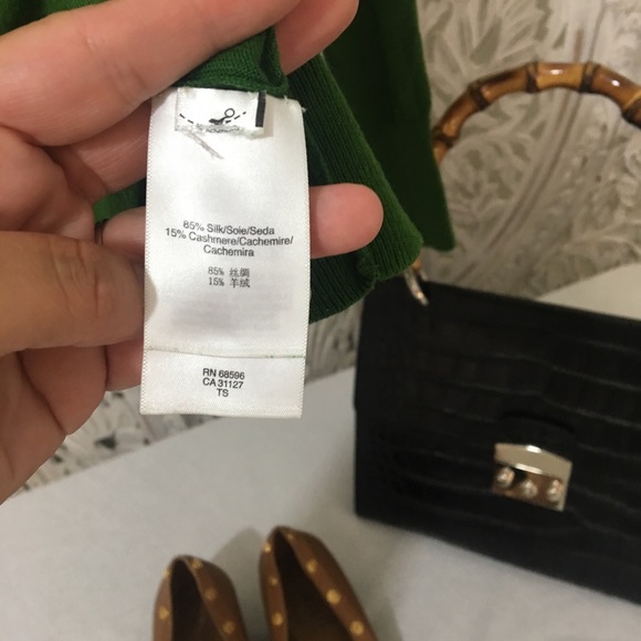 DKNY Classic Silk & Cashmere Deep green turtleneck - Picture 7 of 8